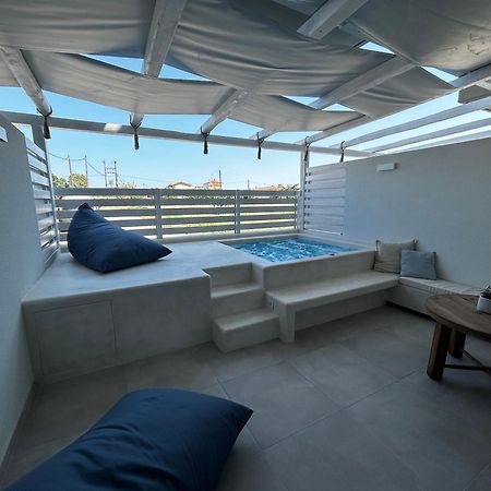 Calliopes By The Sea Boutique Suites Паралия Дионисиу Екстериор снимка