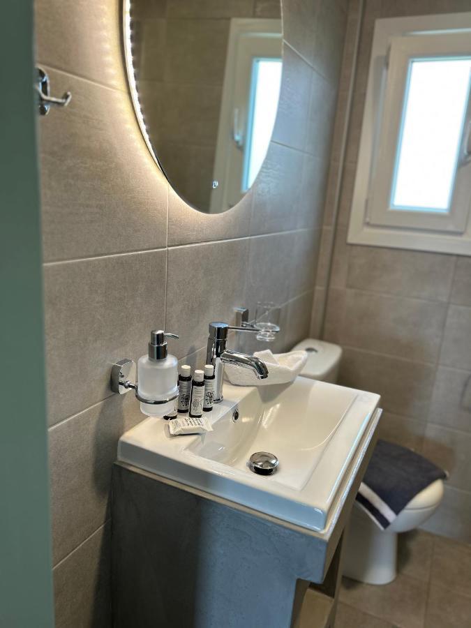 Calliopes By The Sea Boutique Suites Паралия Дионисиу Екстериор снимка
