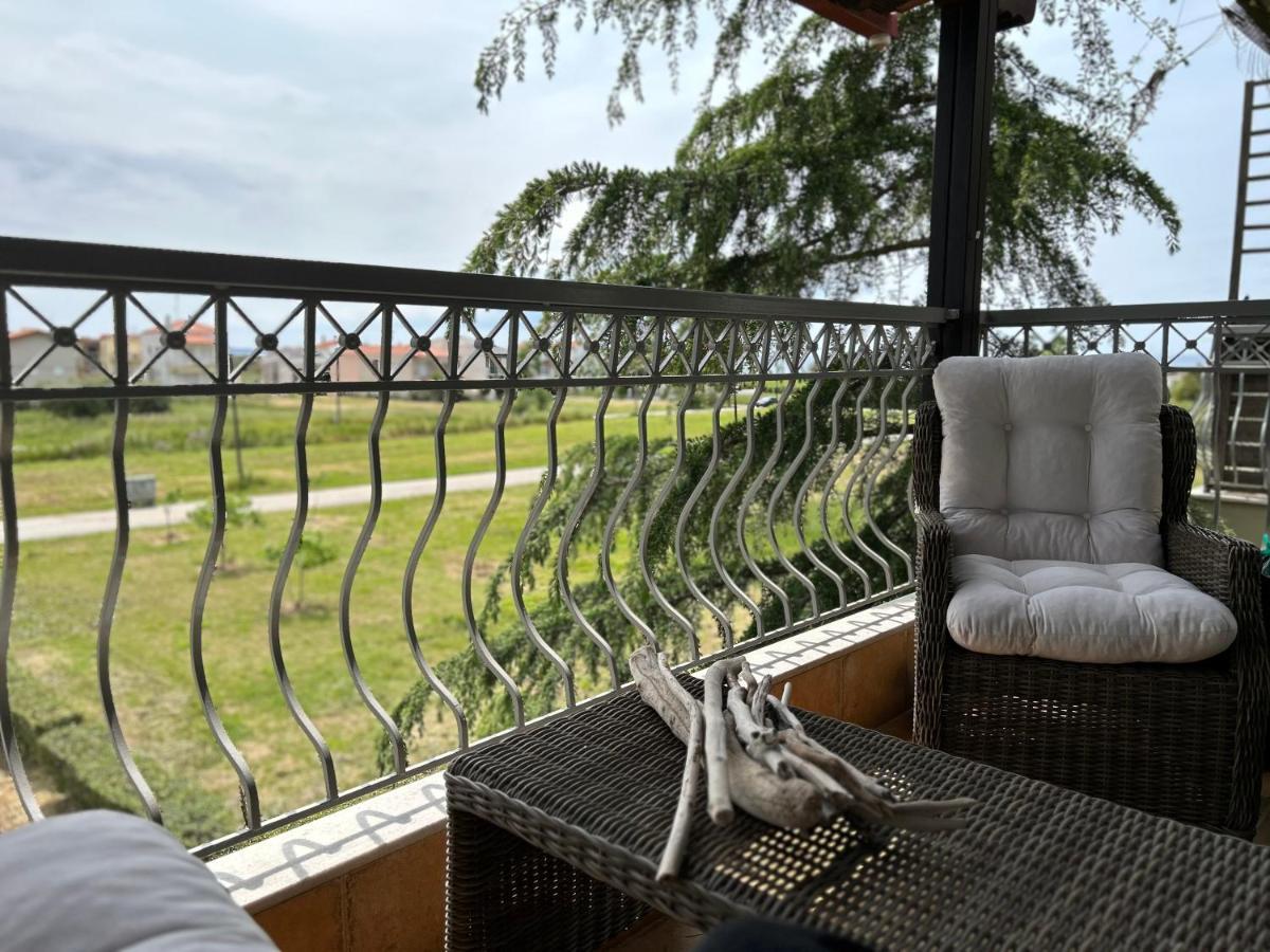 Calliopes By The Sea Boutique Suites Паралия Дионисиу Екстериор снимка
