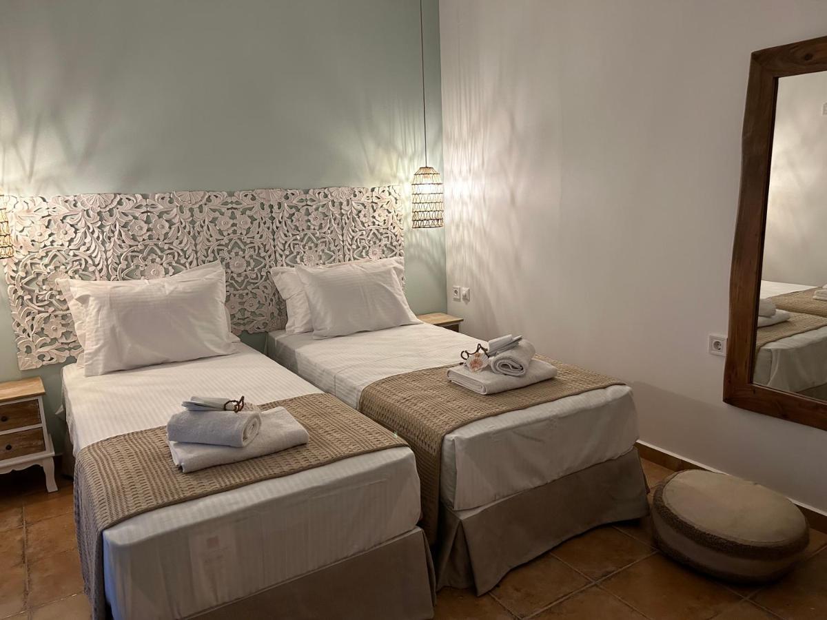 Calliopes By The Sea Boutique Suites Паралия Дионисиу Екстериор снимка