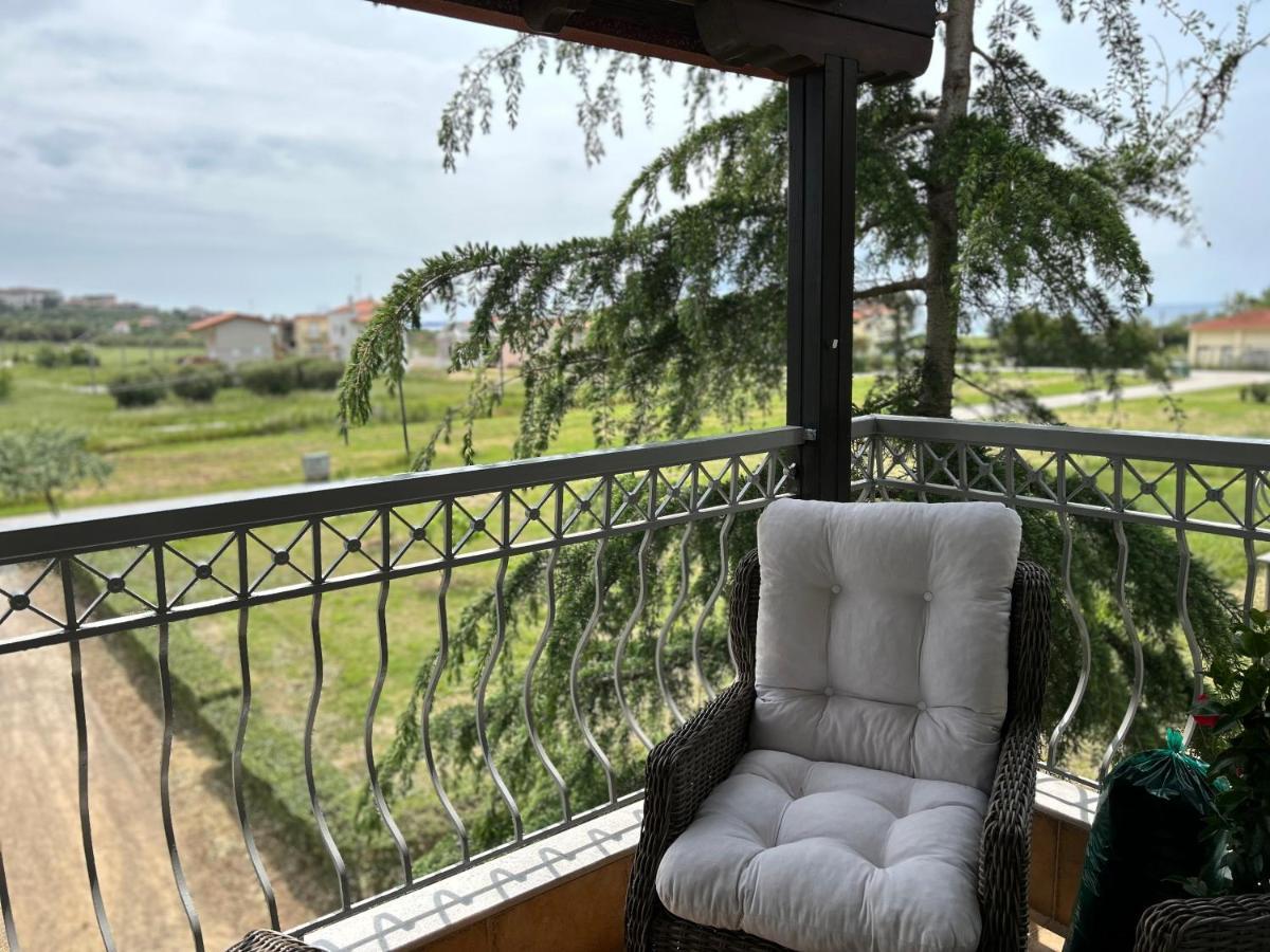 Calliopes By The Sea Boutique Suites Паралия Дионисиу Екстериор снимка