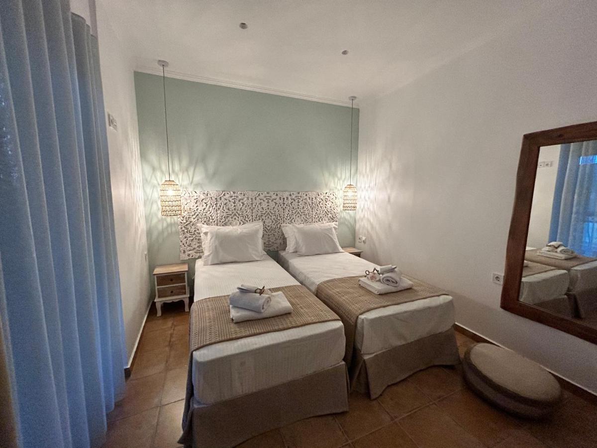 Calliopes By The Sea Boutique Suites Паралия Дионисиу Екстериор снимка